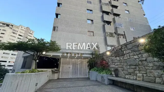 HERMOSO APARTAMENTO REMODELADO EN ALQUILER, LOMAS DE PRADOS DEL ESTE. - 2