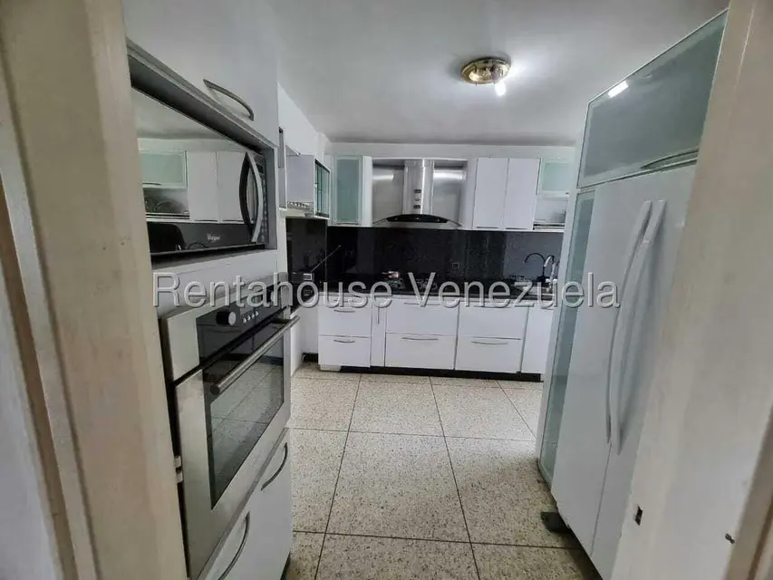 Apartamento (1 Nivel) en Venta en Colinas de Santa Monica, Distrito Metropolitano - 16