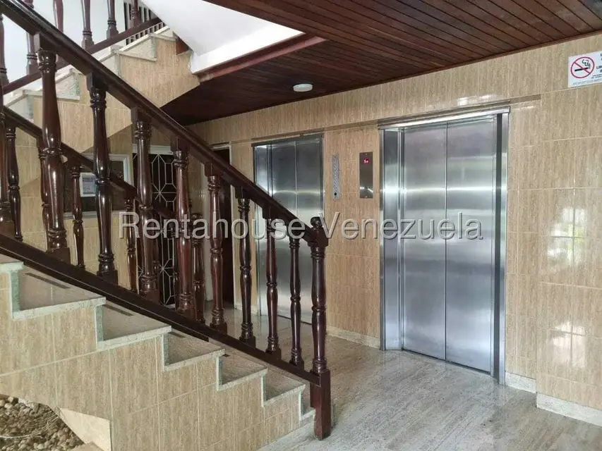 Apartamento (1 Nivel) en Venta en Colinas de Santa Monica, Distrito Metropolitano - 45