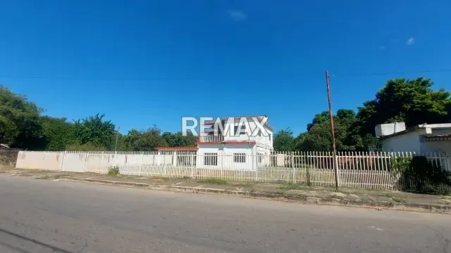 CASA COMERCIAL EN ALQUILER EN CABIMAS PARA EMPRESAS - 4