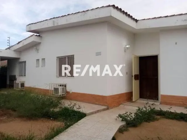 Casa en Venta. Zarabon. Urb. Provimar