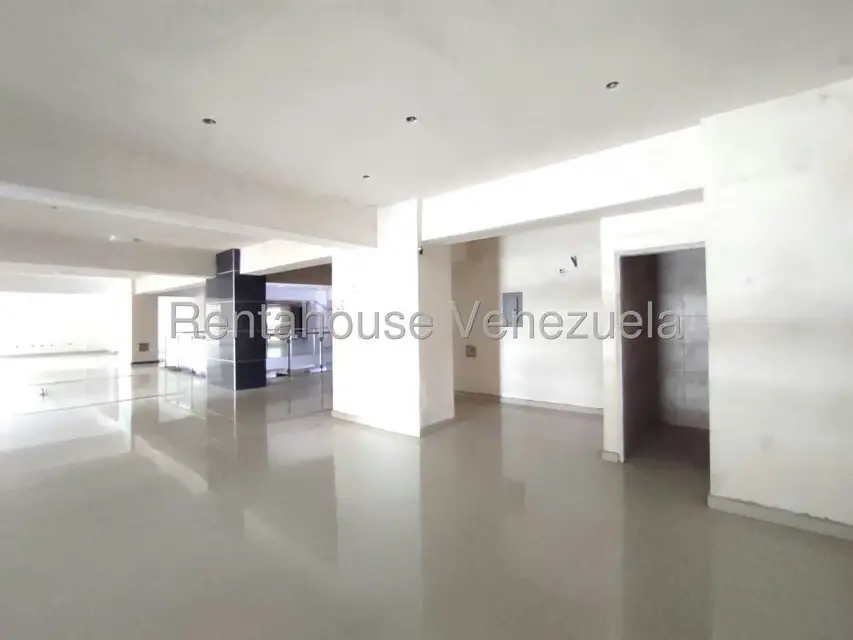 Local Comercial en Venta en Avenida 19 de Abril, Aragua - 11