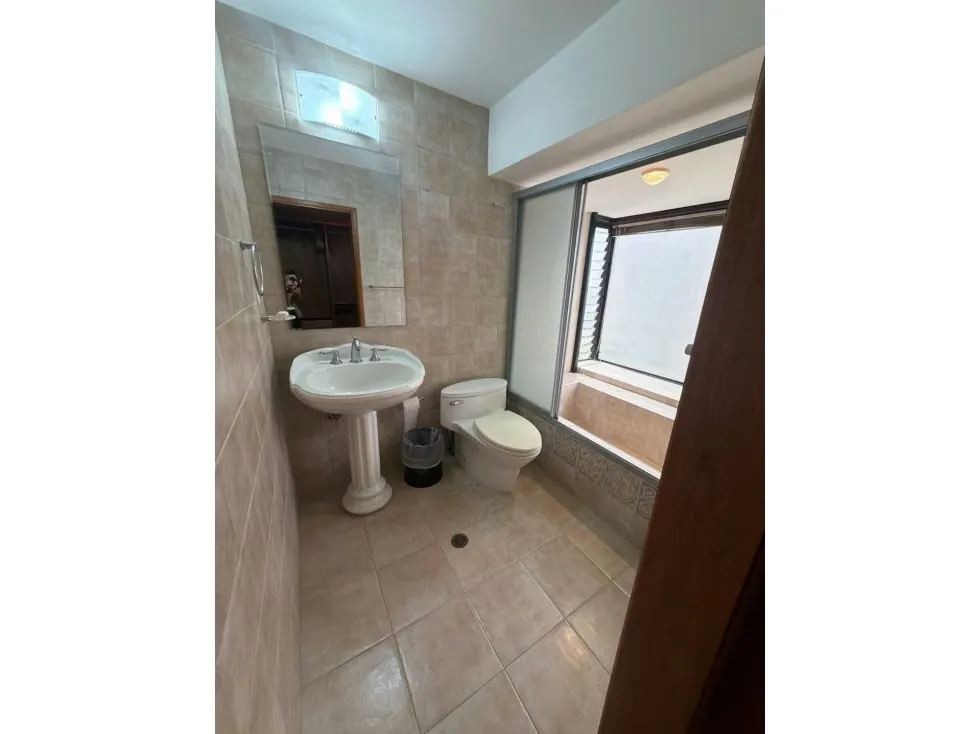 Se Alquila apto 225m2 Colinas de Valle Arriba 3H + S/ 3.5 B +S/ 3P - 12