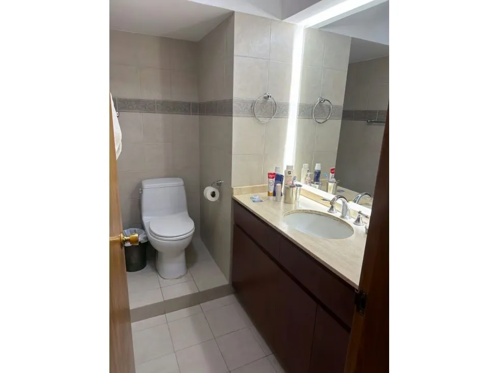 Se Alquila apto 225m2 Colinas de Valle Arriba 3H + S/ 3.5 B +S/ 3P - 10
