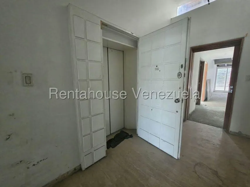 Apartamento (Penthouse) en Venta en La Florida, Distrito Metropolitano - 2