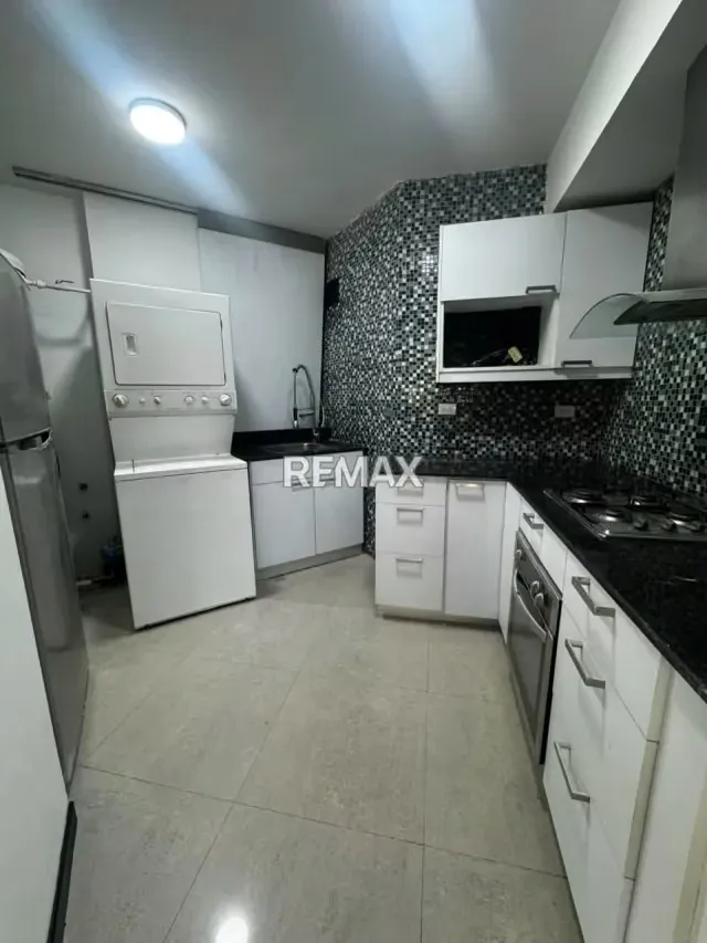 ALQUILO APARTAMENTO EN RES. SOFIA PALACE