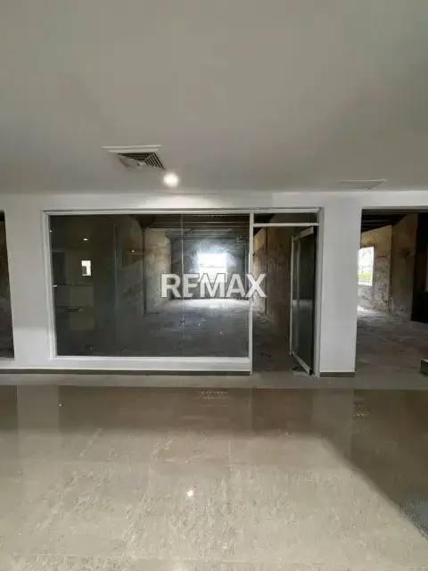 Se alquila Local Comercial