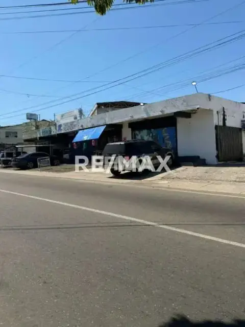Terreno Galpón locales Haticos