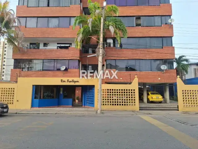 Moderno Apartamento Tipo PH Dúplex, en Venta Casco Central Lechería Venezuela Residencias Frailejón