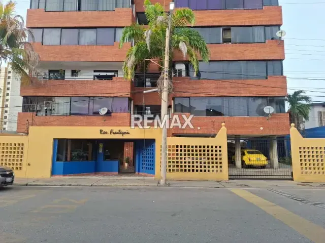 Moderno Apartamento Tipo PH Dúplex, en Venta Casco Central Lechería Venezuela Residencias Frailejón
