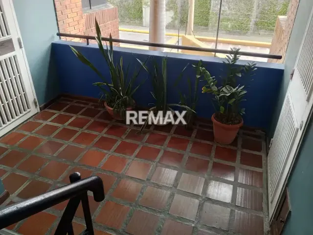Moderno Apartamento Tipo PH Dúplex, en Venta Casco Central Lechería Venezuela Residencias Frailejón - 2