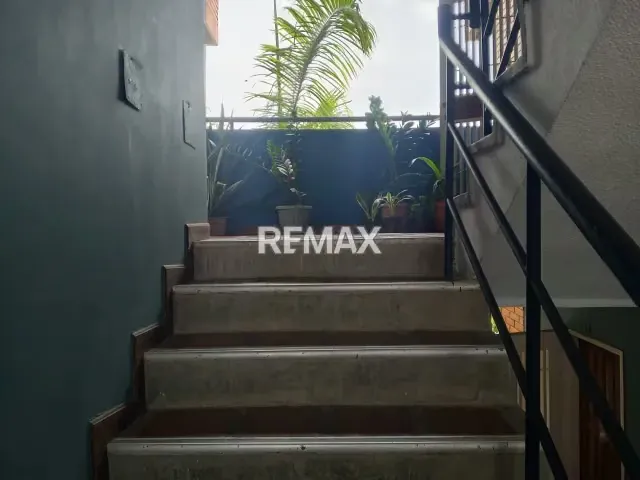 Moderno Apartamento Tipo PH Dúplex, en Venta Casco Central Lechería Venezuela Residencias Frailejón - 3