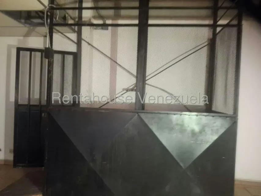 Local Comercial en Venta en Parroquia La Candelaria, Distrito Metropolitano - 35