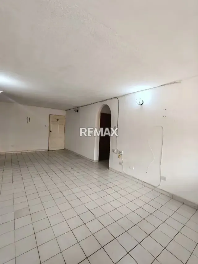 Alquiler de Apartamento en la Urbanizacion San Jacinto - 4