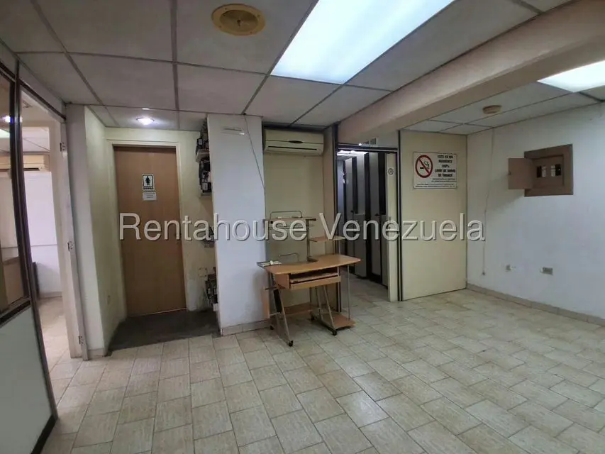 Oficina en Alquiler en Centro, Lara - 23