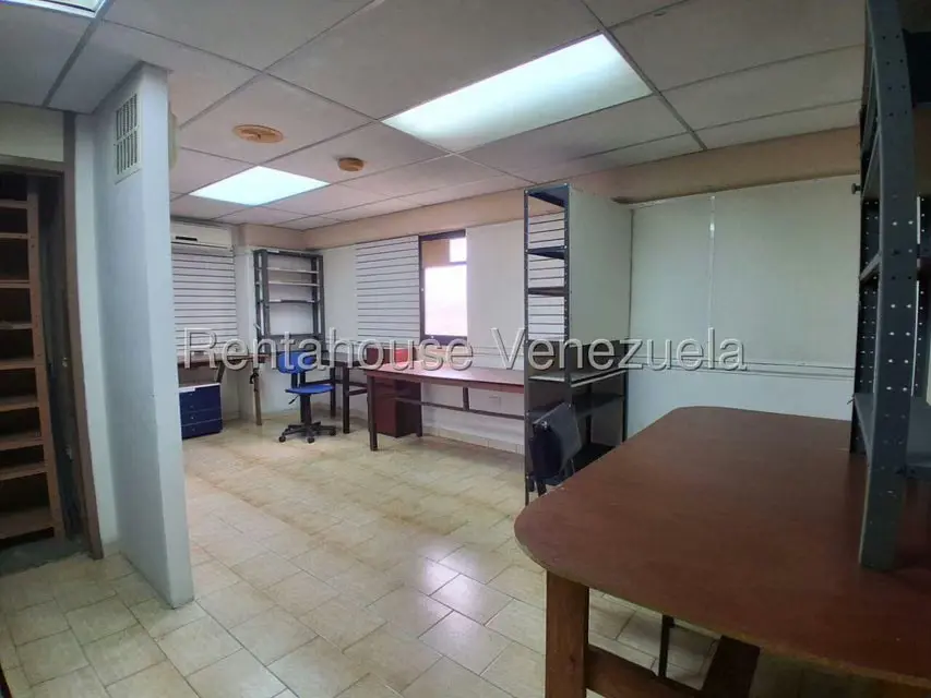 Oficina en Alquiler en Centro, Lara - 30