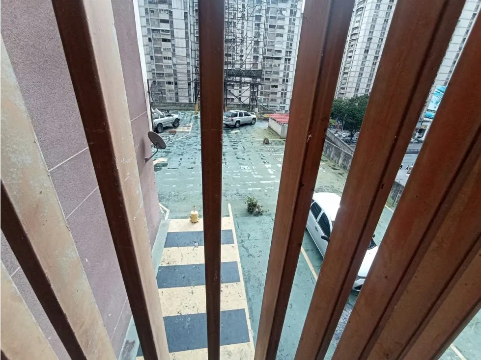 PARA REMODELAR OFC 450MTS2 . AV. FRANCISCO DE MIRANDA - 14