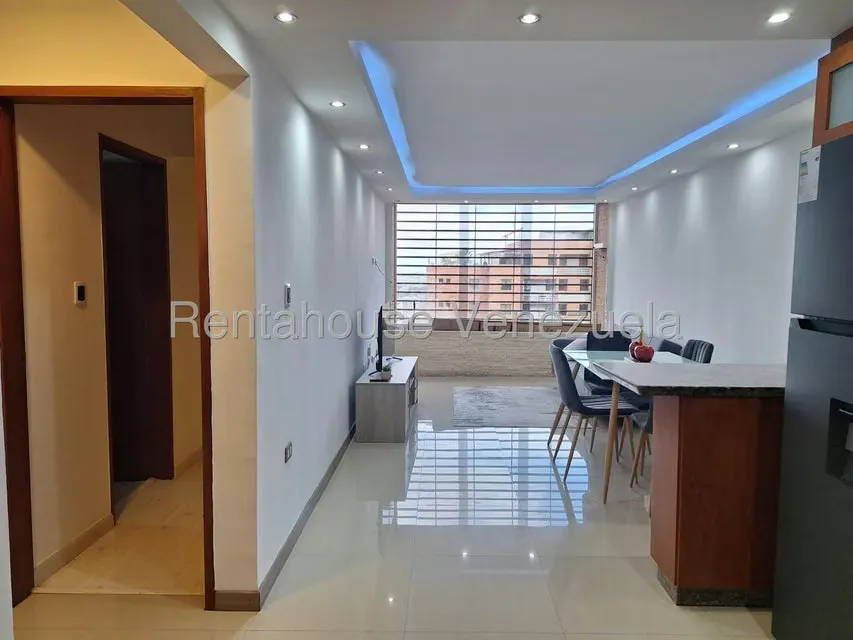 Apartamento (1 Nivel) en Alquiler en Colinas de La Tahona, Distrito Metropolitano - 11