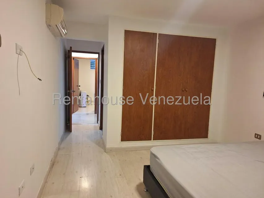 Apartamento (1 Nivel) en Alquiler en Colinas de La Tahona, Distrito Metropolitano - 14