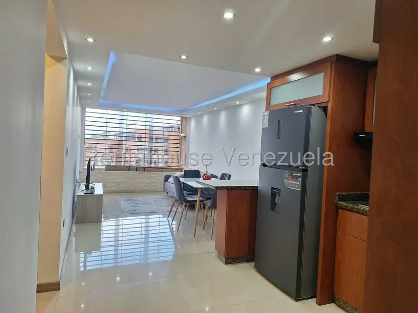 Apartamento (1 Nivel) en Alquiler en Colinas de La Tahona, Distrito Metropolitano - 3