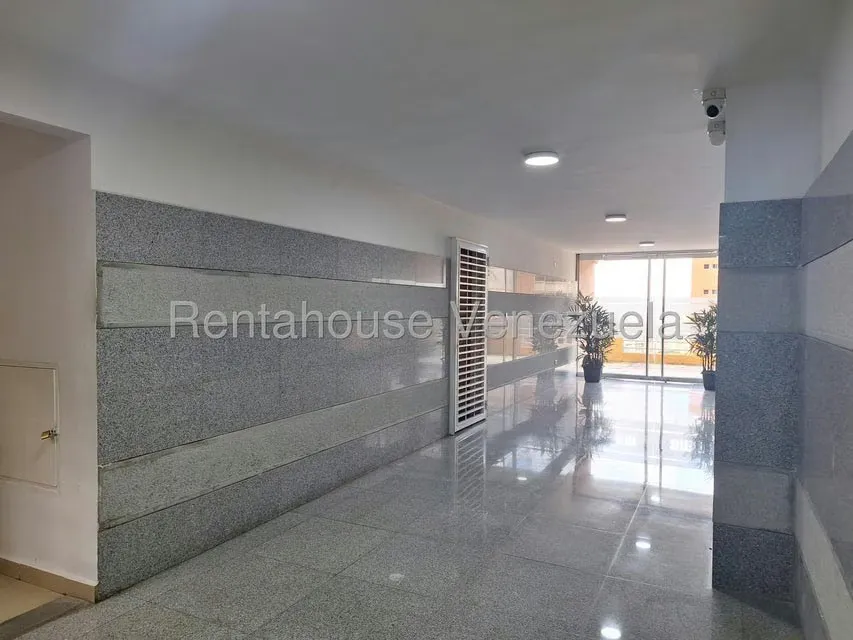 Apartamento (1 Nivel) en Alquiler en Colinas de La Tahona, Distrito Metropolitano - 25