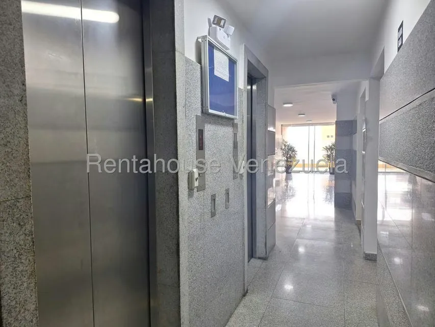 Apartamento (1 Nivel) en Alquiler en Colinas de La Tahona, Distrito Metropolitano - 28