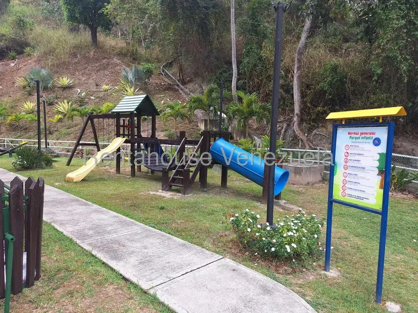 Apartamento (1 Nivel) en Alquiler en Colinas de La Tahona, Distrito Metropolitano - 31