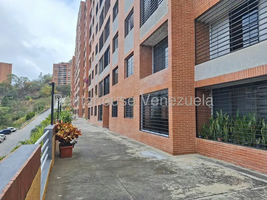 Apartamento (1 Nivel) en Alquiler en Colinas de La Tahona, Distrito Metropolitano - 33