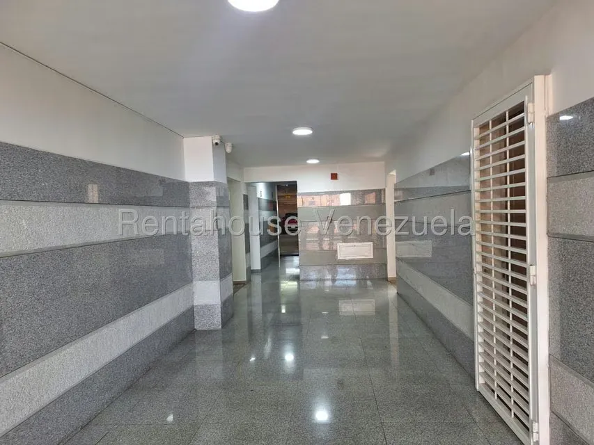 Apartamento (1 Nivel) en Alquiler en Colinas de La Tahona, Distrito Metropolitano - 37
