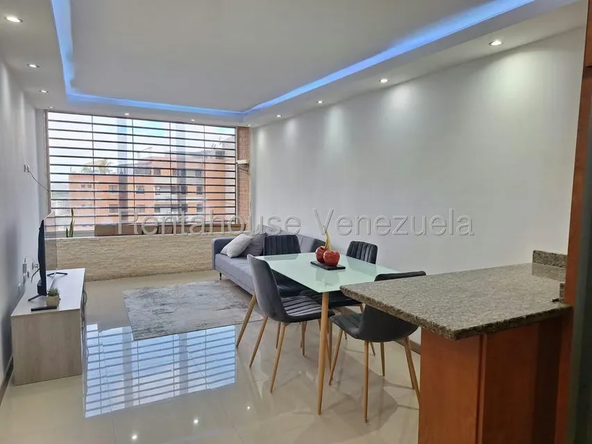 Apartamento (1 Nivel) en Alquiler en Colinas de La Tahona, Distrito Metropolitano - 6