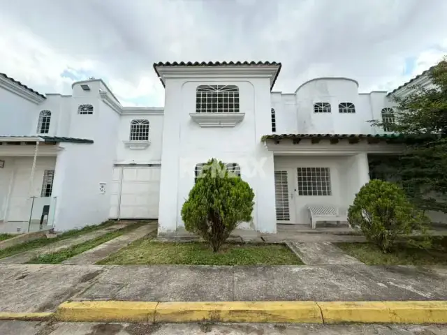 VENTA DE CASA OBRA BLANCA URBANIZACION VILLA VASCONIA SAN CRISTOBAL