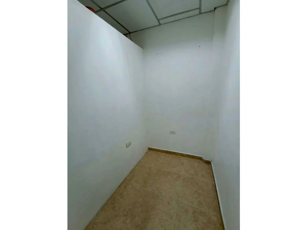 Se vende/alquila local 28m2 Guatire 3655 - 9