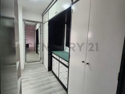 APARTAMENTO REMODELADO semi amoblado con excelente ubicación en San Antonio - 4