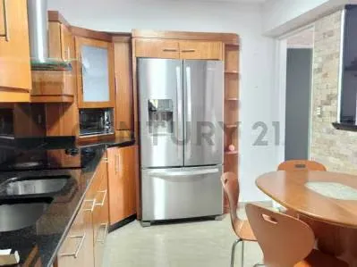 APARTAMENTO REMODELADO semi amoblado con excelente ubicación en San Antonio - 10