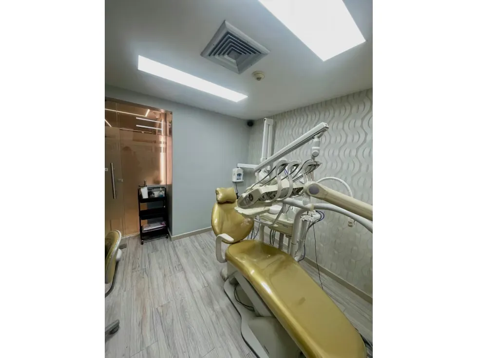 Se vende consultorio 114m2 El Rosal 6808 - 11