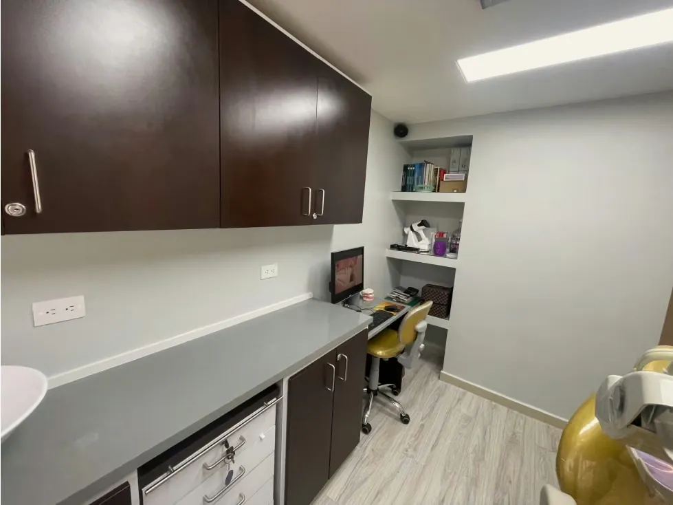 Se vende consultorio 114m2 El Rosal 6808 - 13