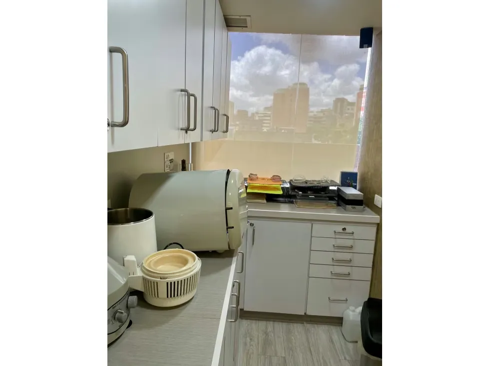 Se vende consultorio 114m2 El Rosal 6808 - 14