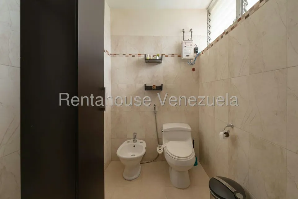 Casa (Multipes Niveles) en Venta en Prados del Este, Distrito Metropolitano - 11