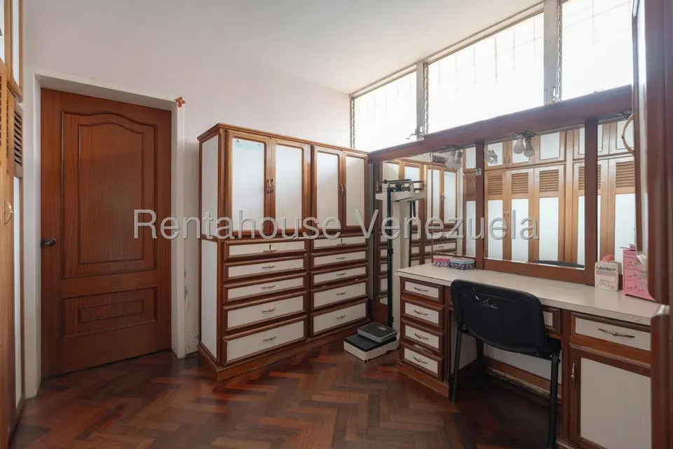 Casa (Multipes Niveles) en Venta en Prados del Este, Distrito Metropolitano - 12
