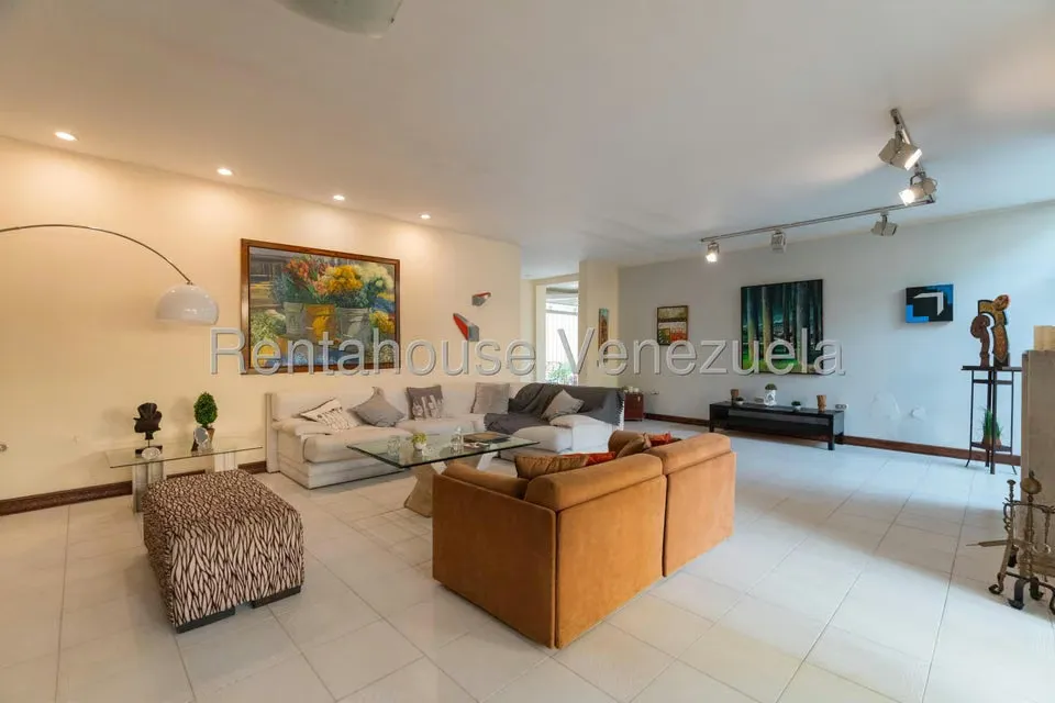 Casa (Multipes Niveles) en Venta en Prados del Este, Distrito Metropolitano - 29