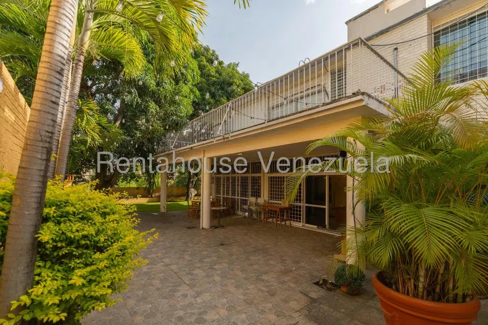 Casa (Multipes Niveles) en Venta en Prados del Este, Distrito Metropolitano - 32