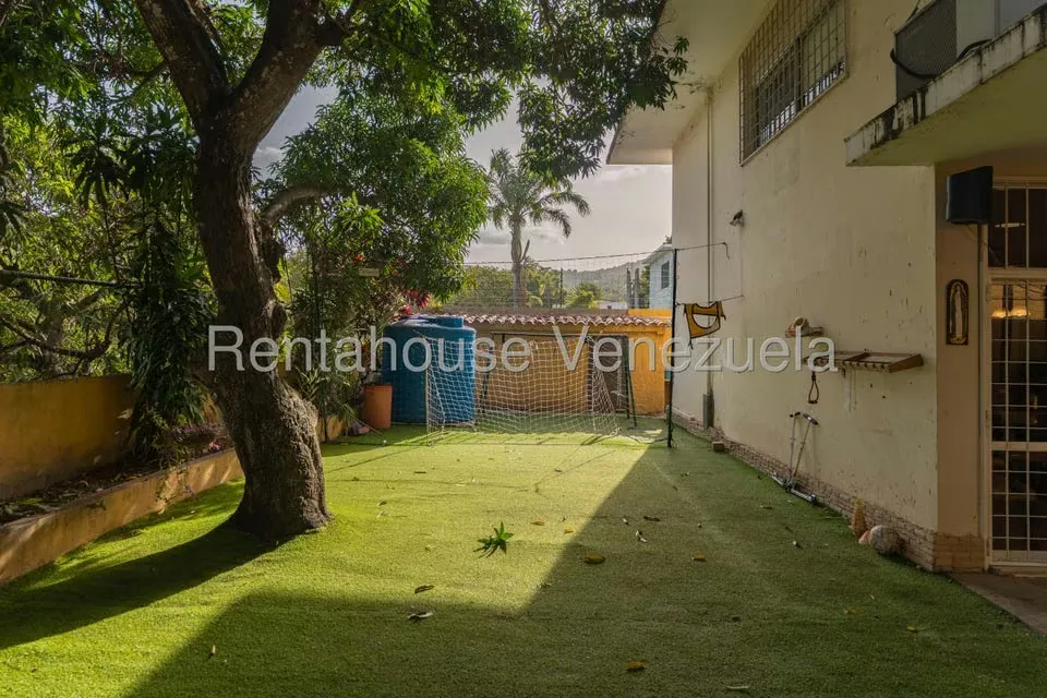 Casa (Multipes Niveles) en Venta en Prados del Este, Distrito Metropolitano - 33