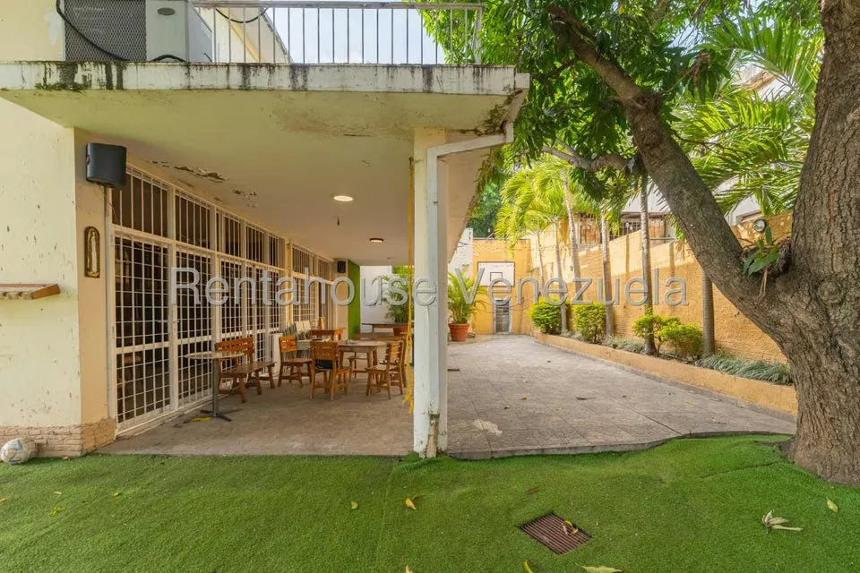 Casa (Multipes Niveles) en Venta en Prados del Este, Distrito Metropolitano - 35