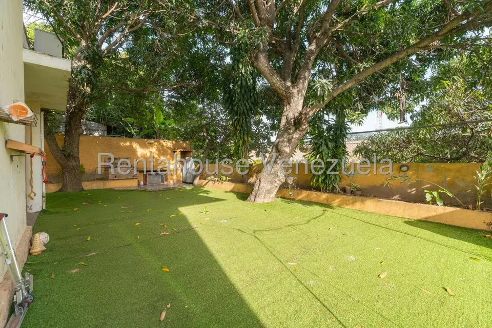 Casa (Multipes Niveles) en Venta en Prados del Este, Distrito Metropolitano - 37