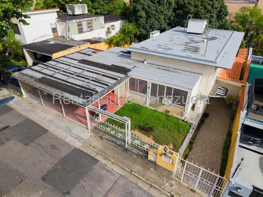 Casa (Multipes Niveles) en Venta en Prados del Este, Distrito Metropolitano - 7