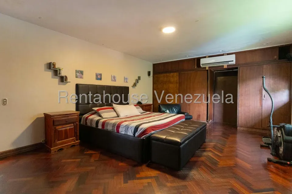 Casa (Multipes Niveles) en Venta en Prados del Este, Distrito Metropolitano - 9