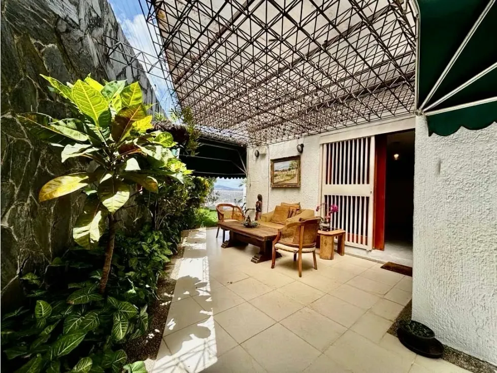 Se vende casa 590m2 7h/8b/4p Colinas de Tamanaco - 13