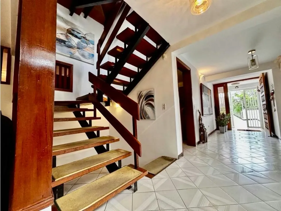 Se vende casa 590m2 7h/8b/4p Colinas de Tamanaco - 16