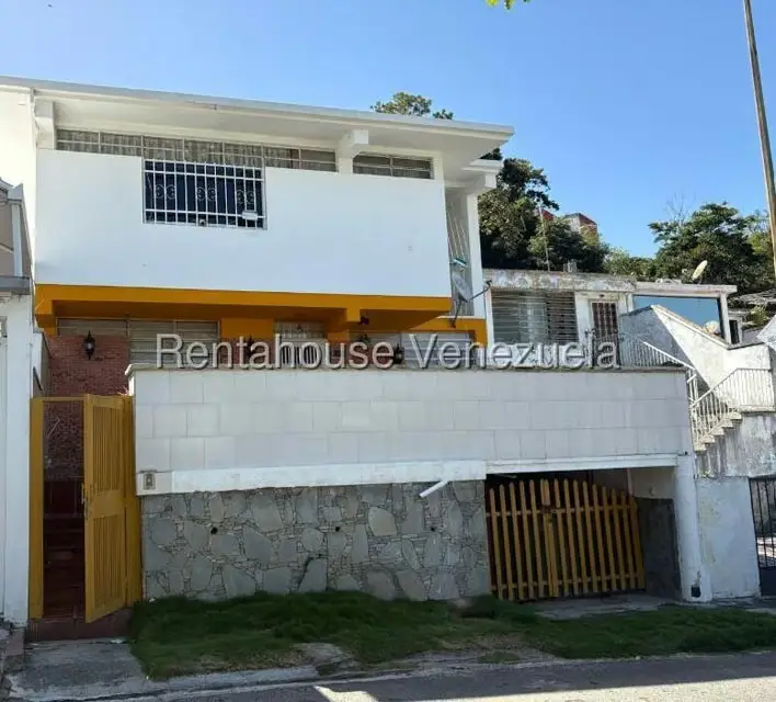 Casa (Duplex) en Venta en Baruta, Distrito Metropolitano