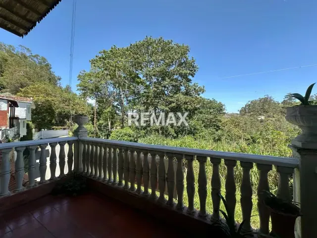 Casa en Venta, Urbanización Mucuritas - 12